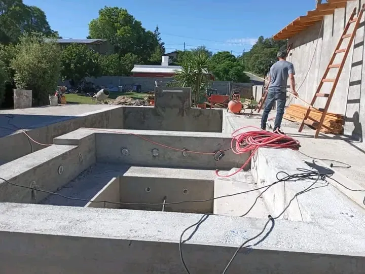 Piscina en construcción